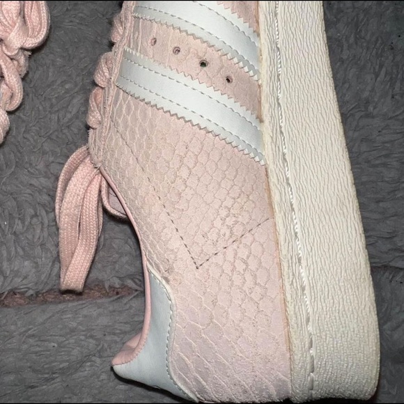 pink adidas snake print velour sneakers - Picture 2 of 3